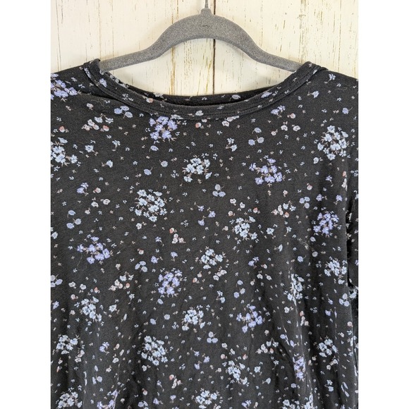 Old Navy Size Large Womens Black‎ Blue Floral Print Short Sleeve Cotton Top - Picture 3 of 8